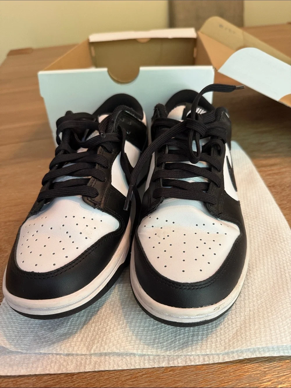 Nike Black and White Low-Top Sneakers with Lace-Up Fit
